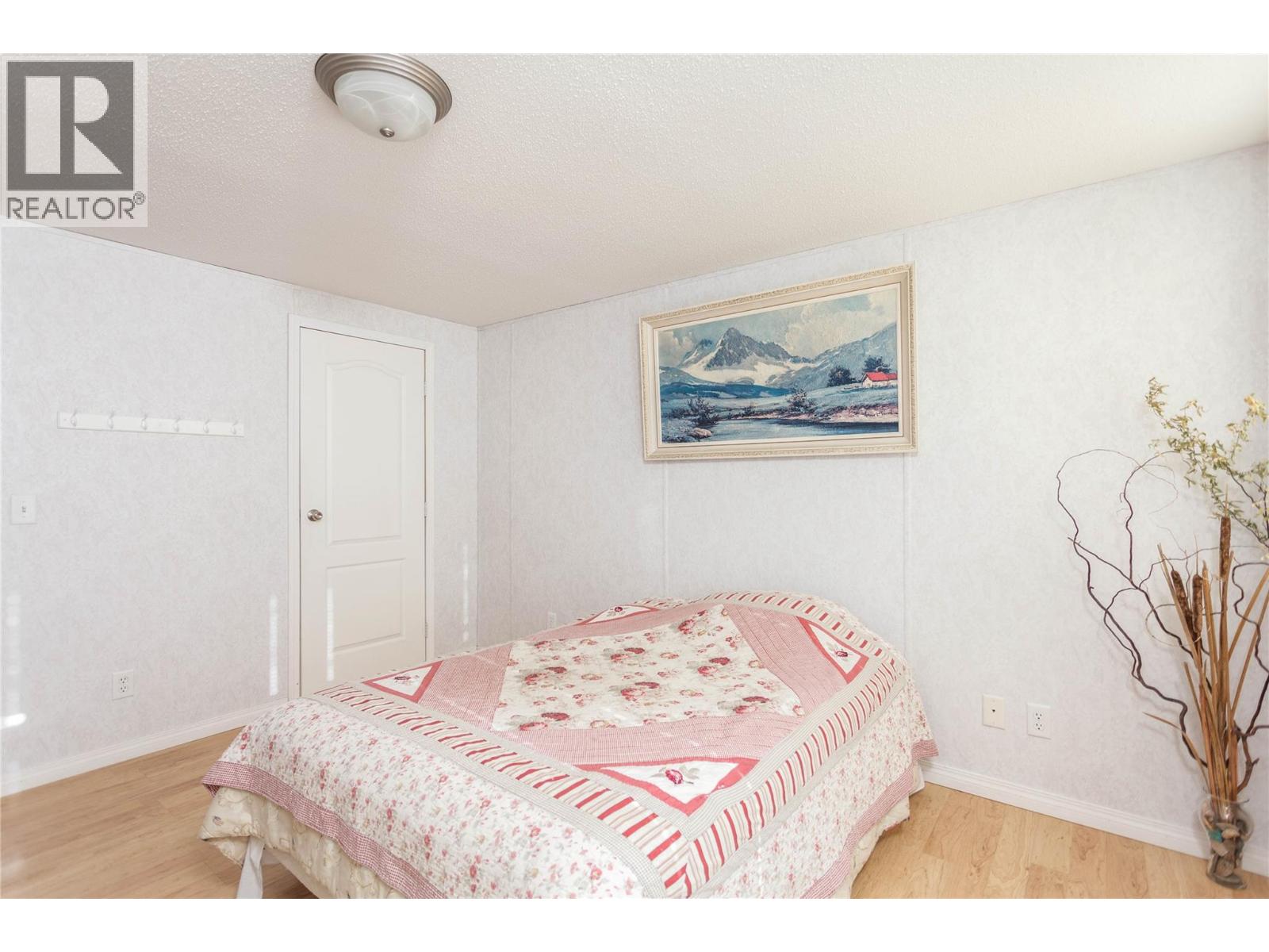 #4 71 Antoine Road - 18