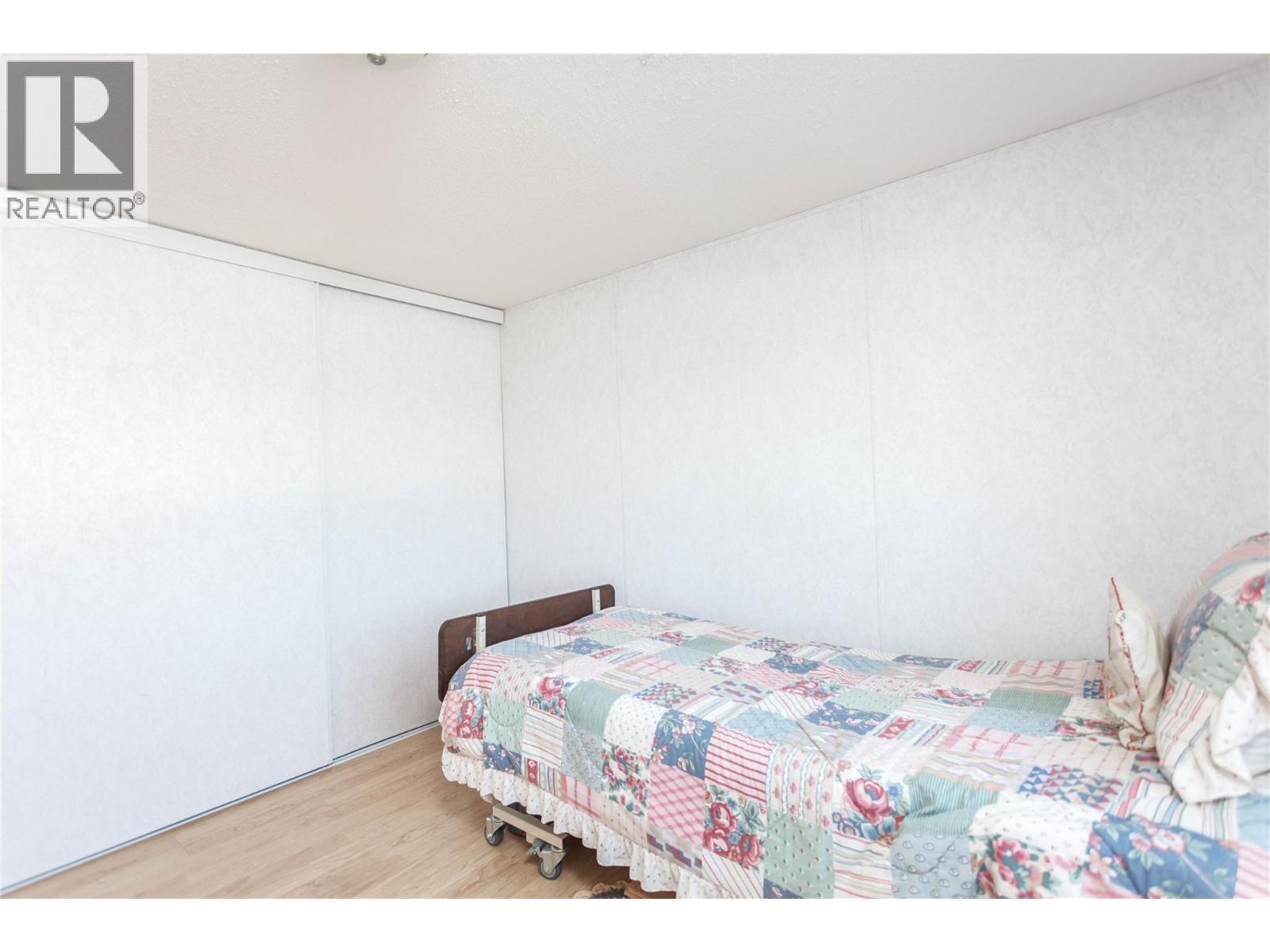 #4 71 Antoine Road - 20