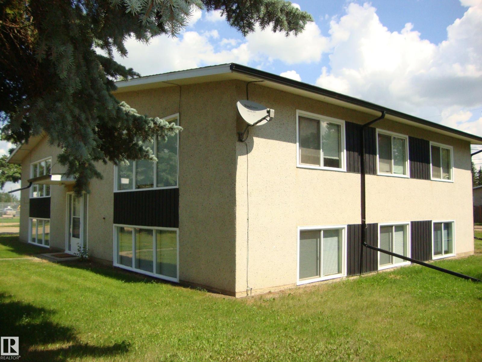 533-537 5 ST - Photo 3 of 16, Thorhild, Alberta