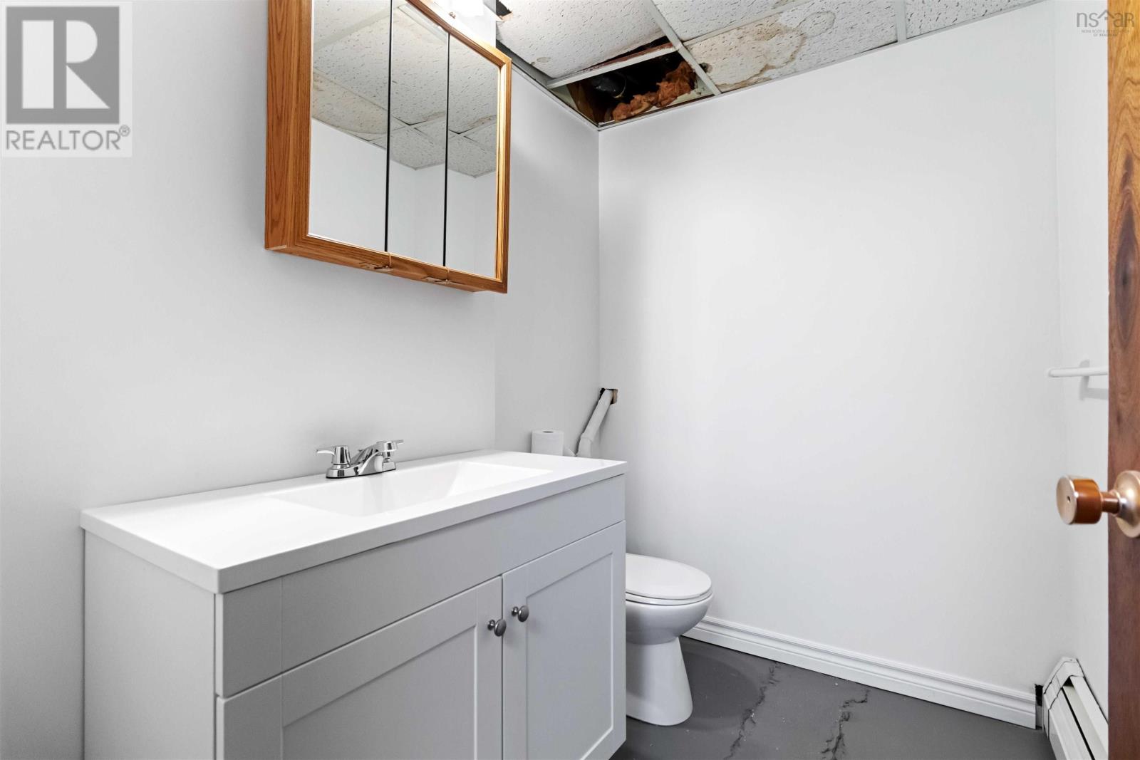 Property 24 of 26 of 12 Belvedere Drive