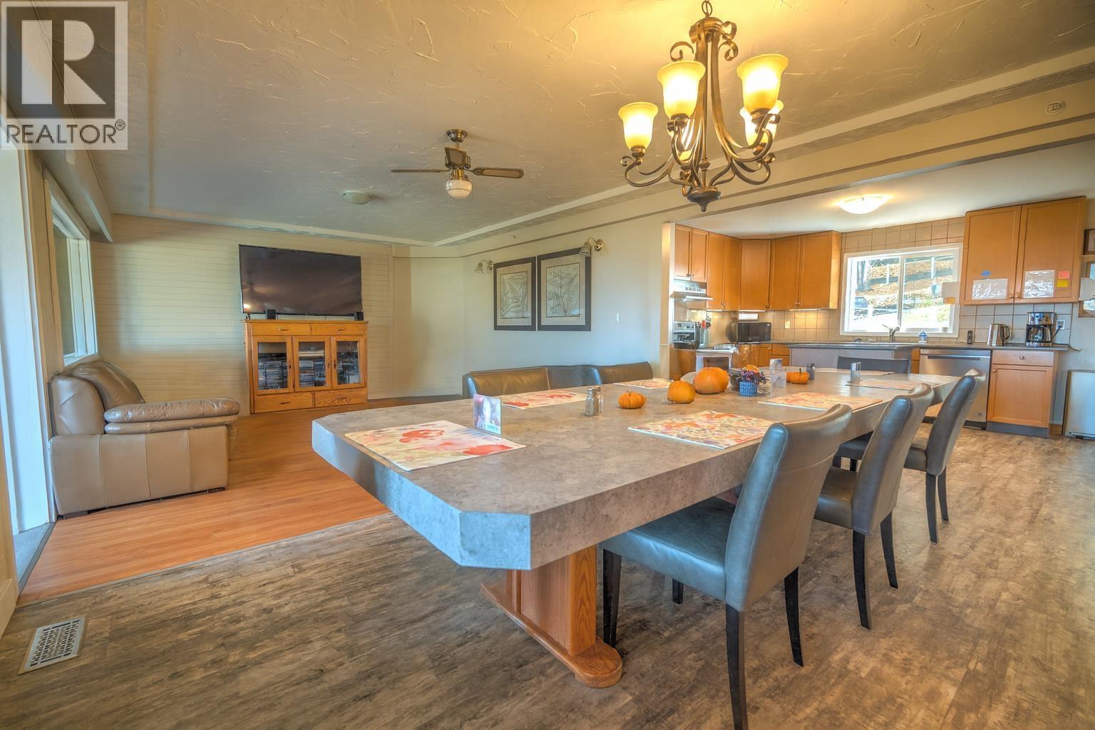 6373 HILLCREST PLACE, Prince George