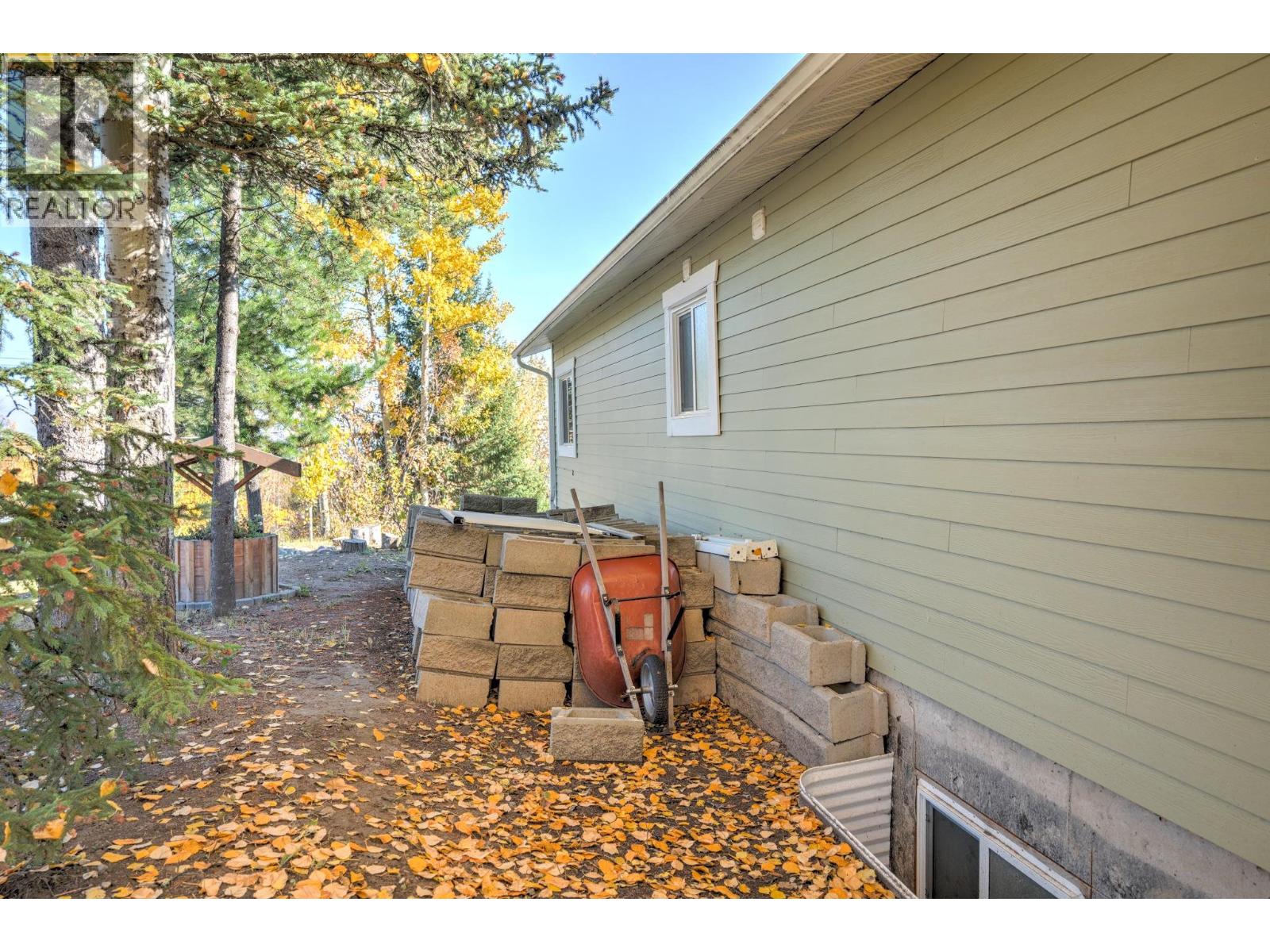 6373 HILLCREST PLACE, Prince George