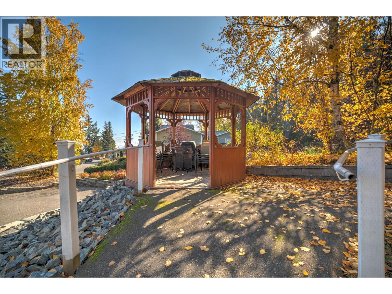 6373 HILLCREST PLACE, Prince George