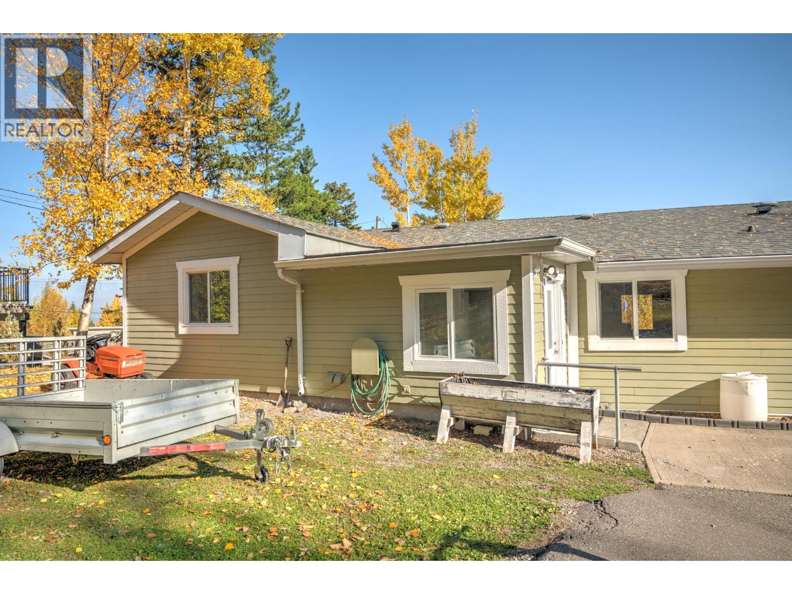 6373 HILLCREST PLACE, Prince George