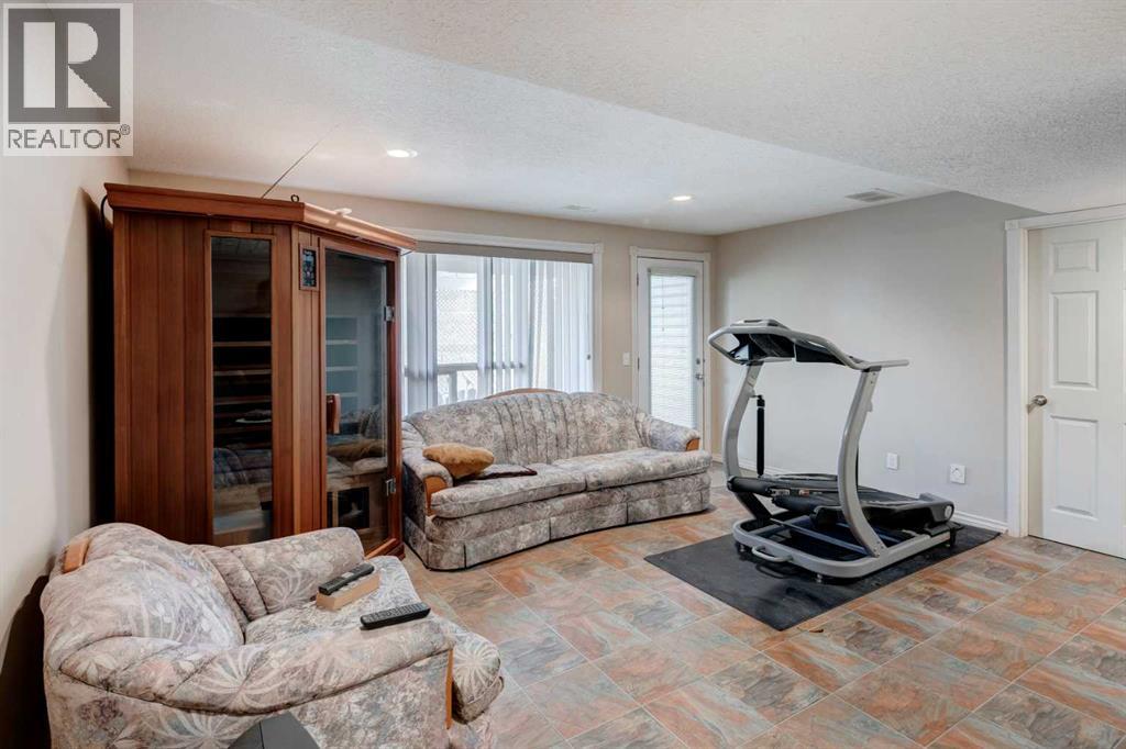 6 Bow Ridge Close, Cochrane