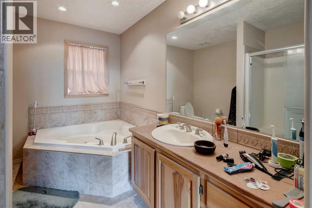 6 Bow Ridge Close, Cochrane