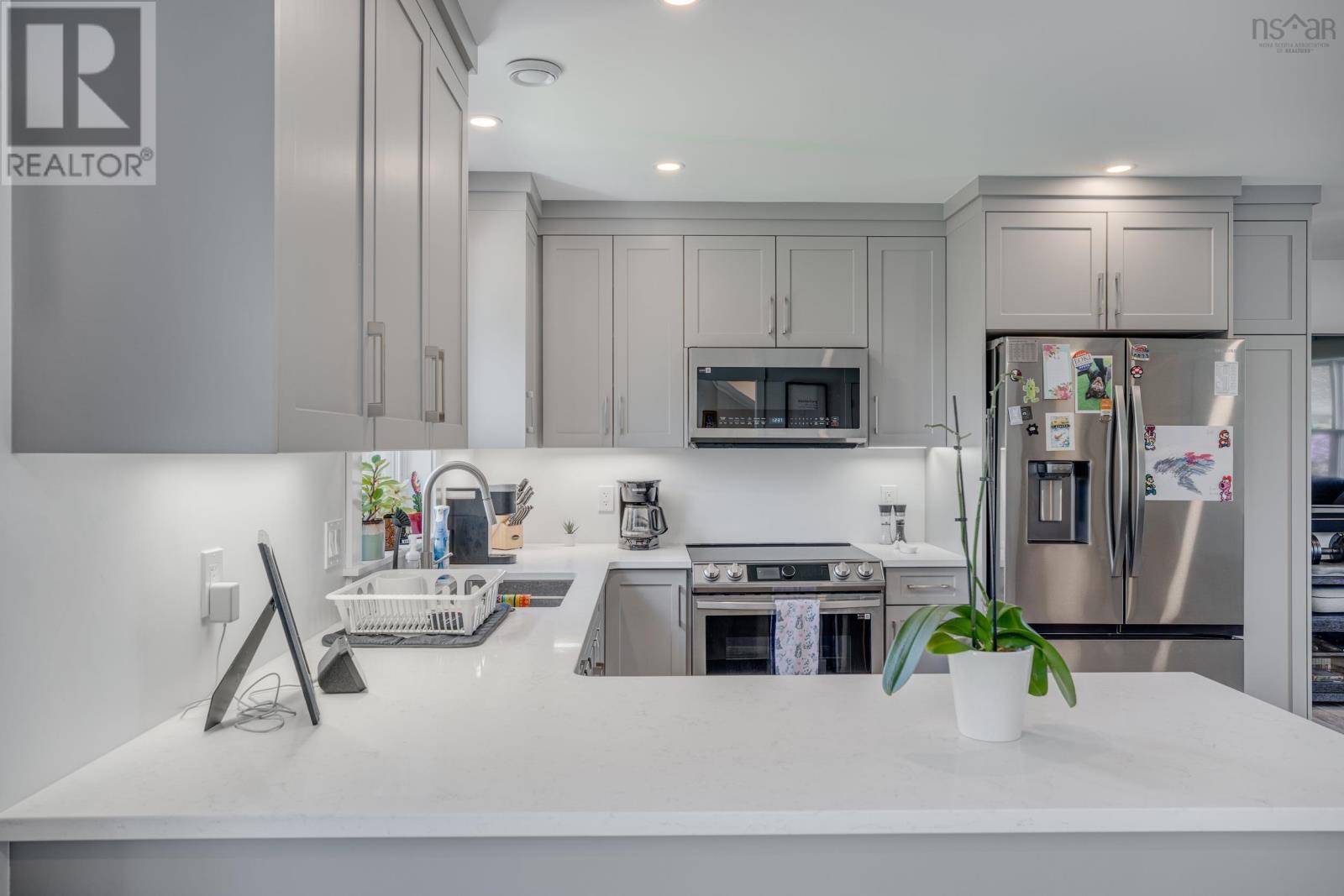 Property 7 of 27 of 29 Club Road