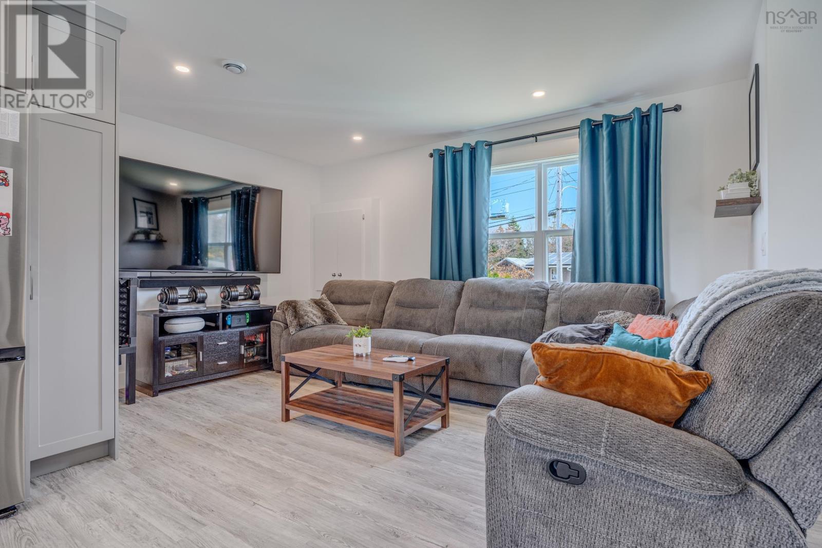 Property 19 of 27 of 29 Club Road