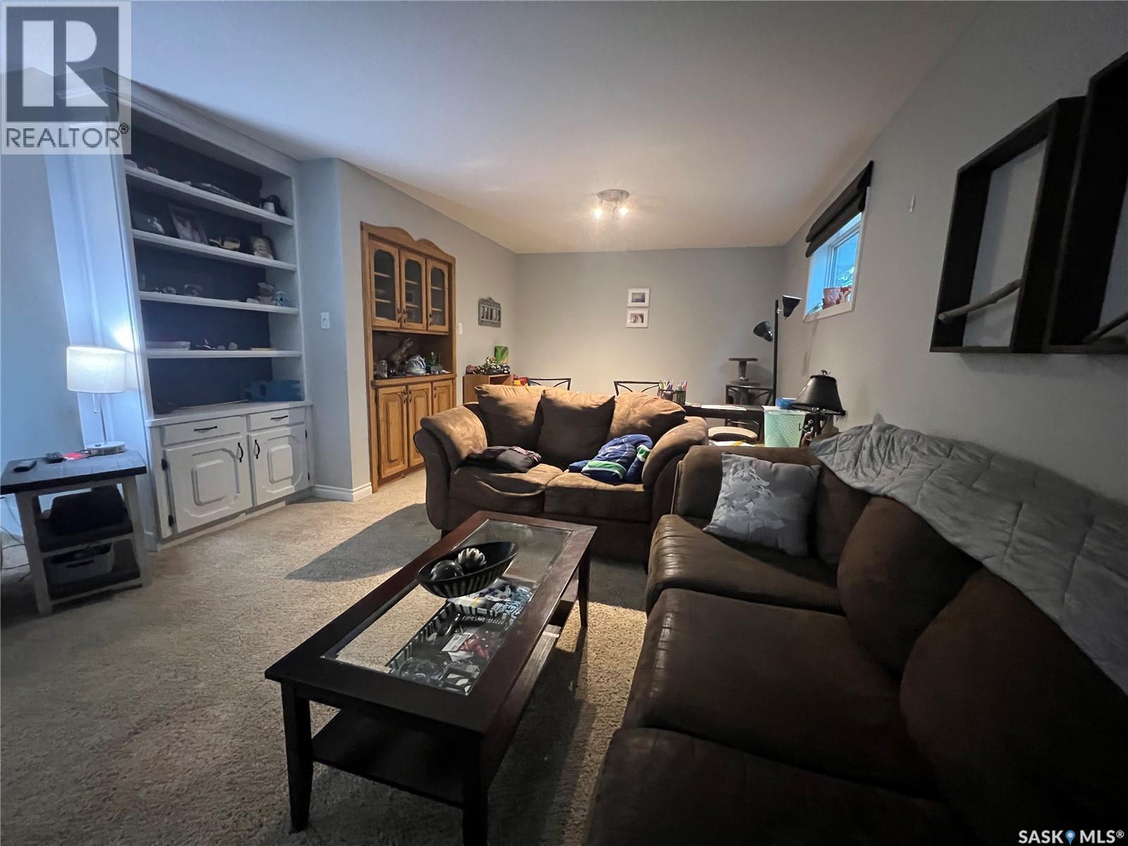 235 George CRESCENT - 12