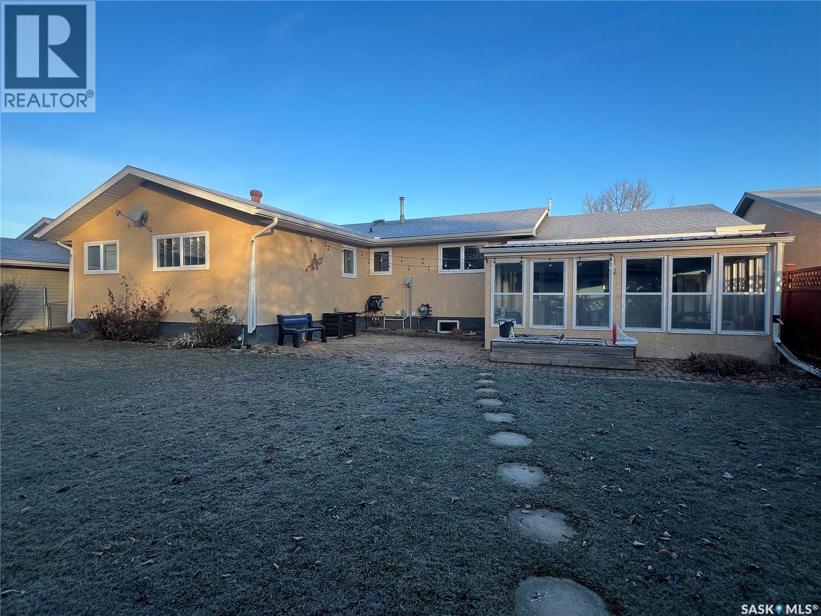 235 George CRESCENT - 2