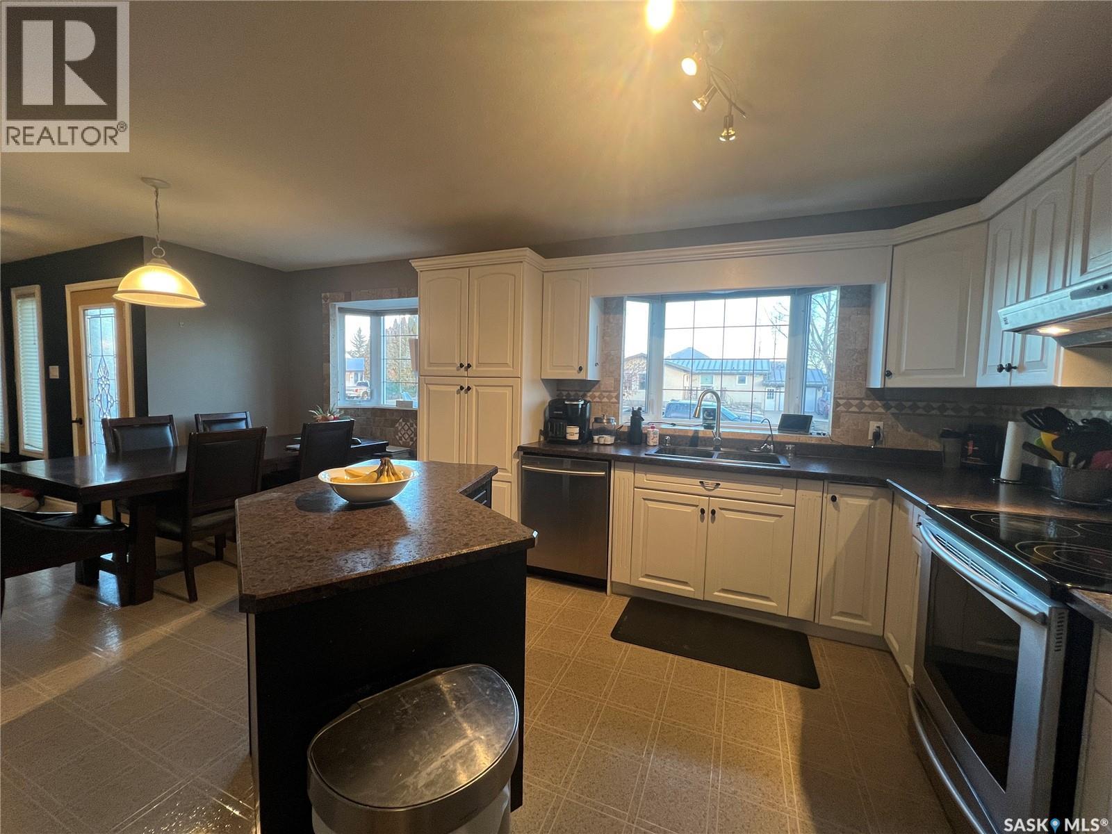 235 George CRESCENT - 3