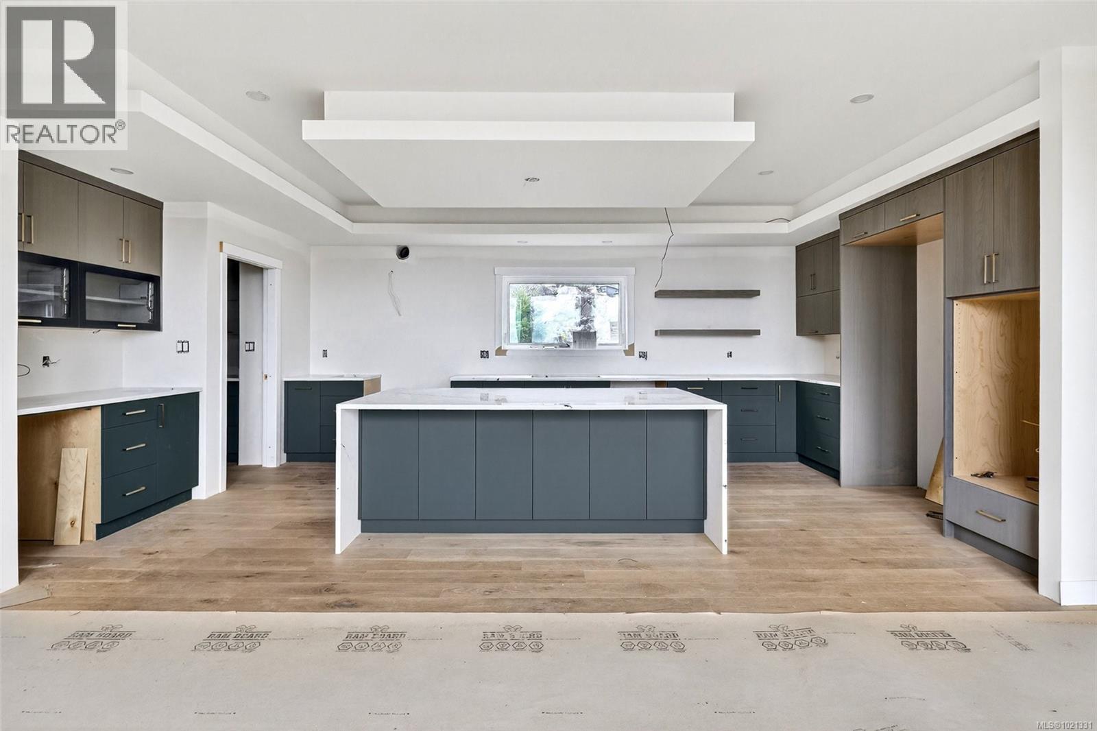  654 SENTINEL Drive, Mill Bay