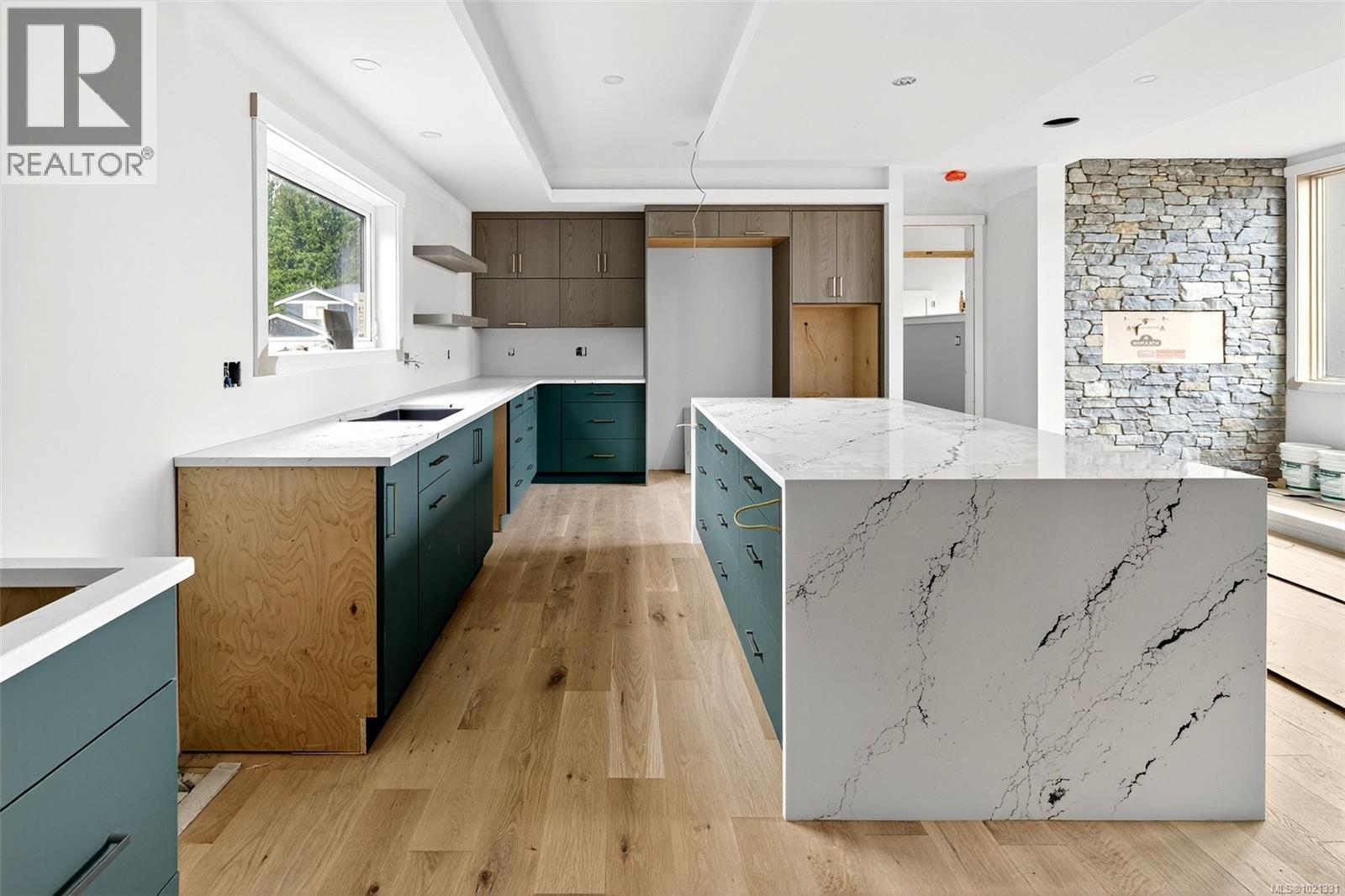  654 SENTINEL Drive, Mill Bay