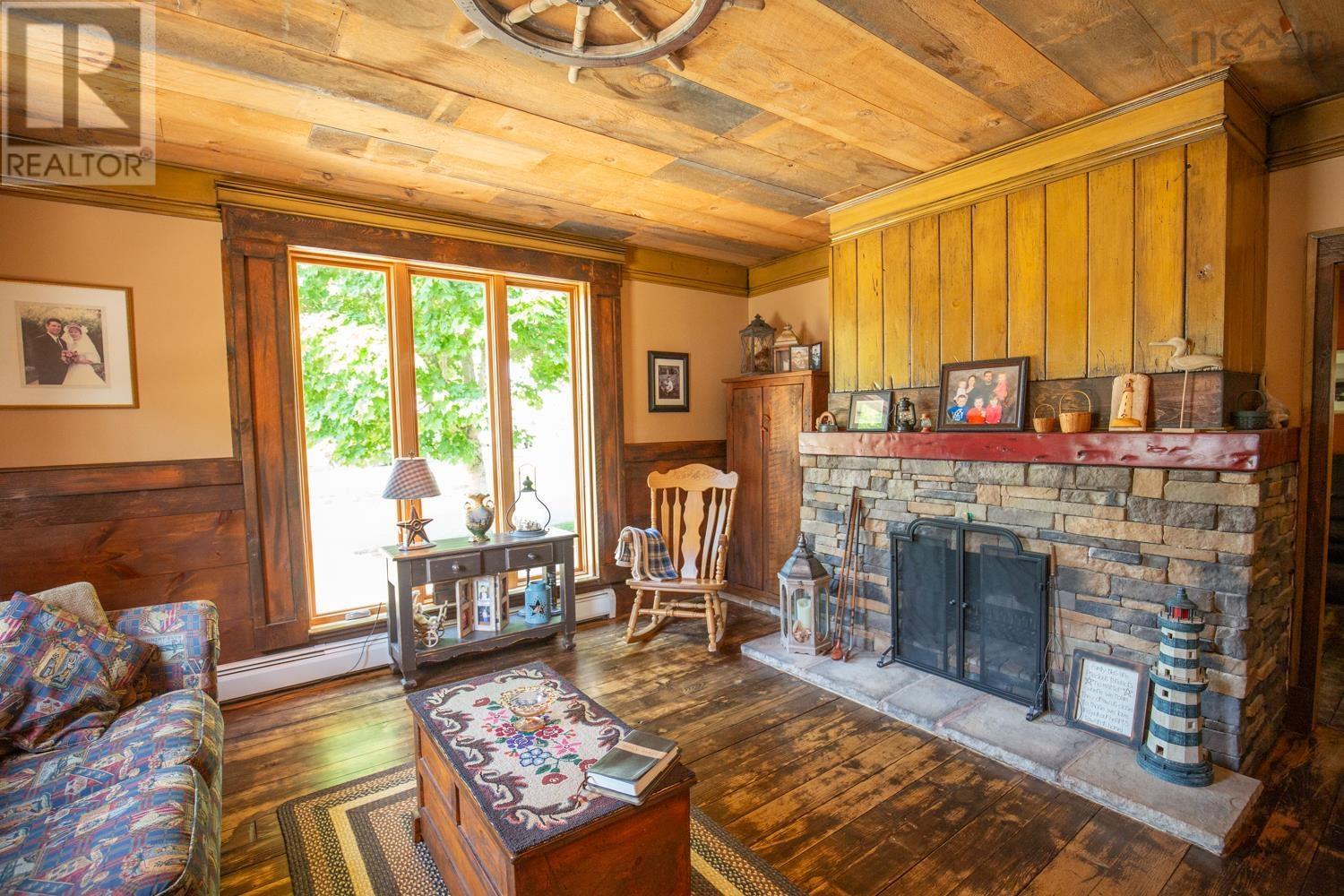121 SMITH AVENUE - 12