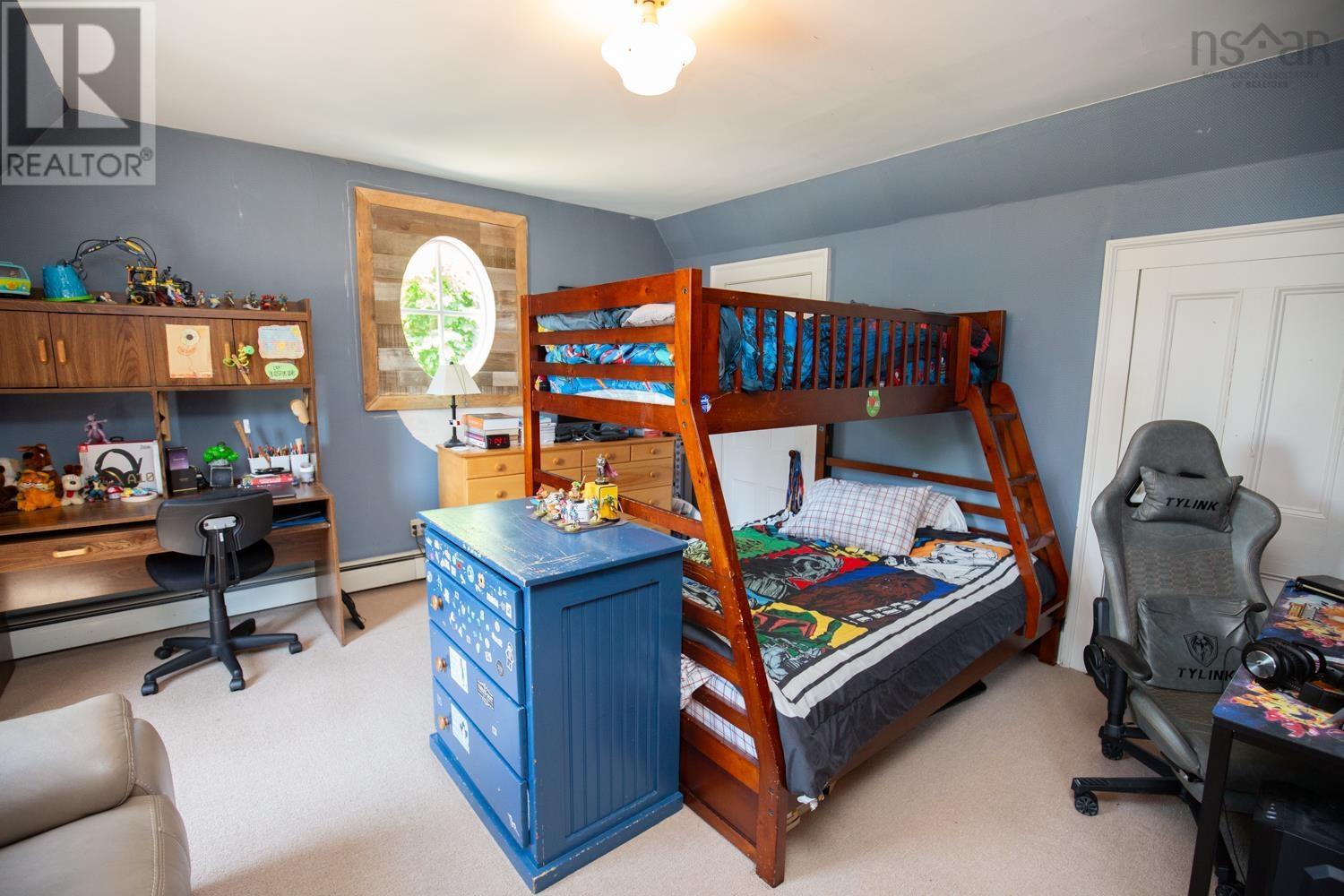 121 SMITH AVENUE - 27