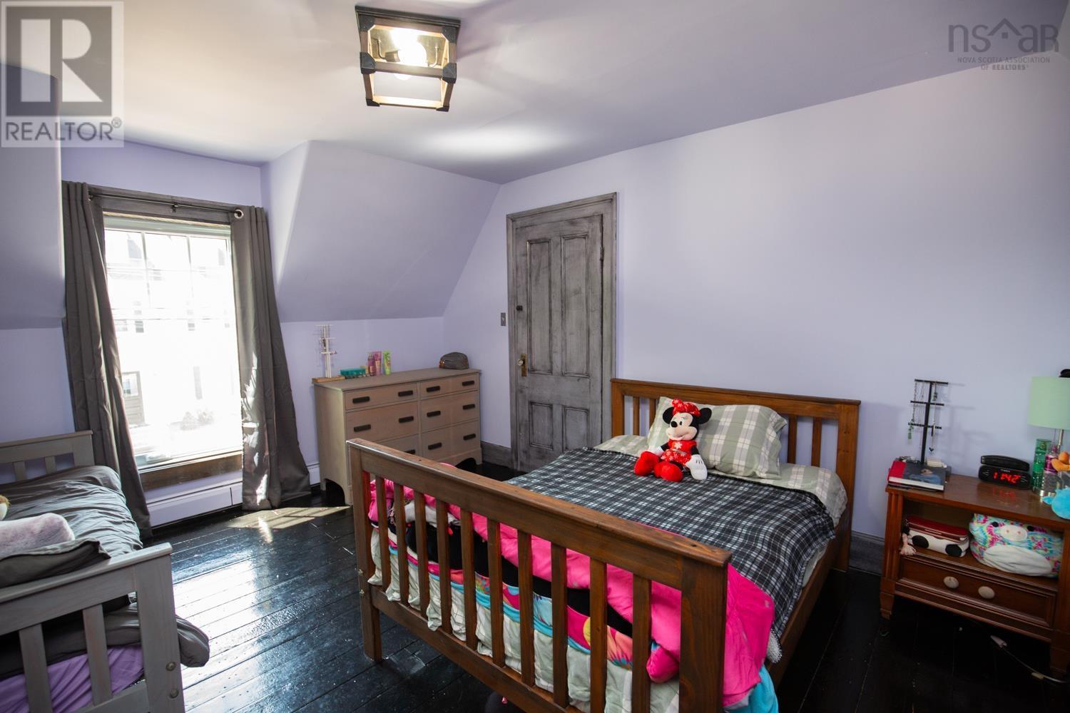 121 SMITH AVENUE - 30