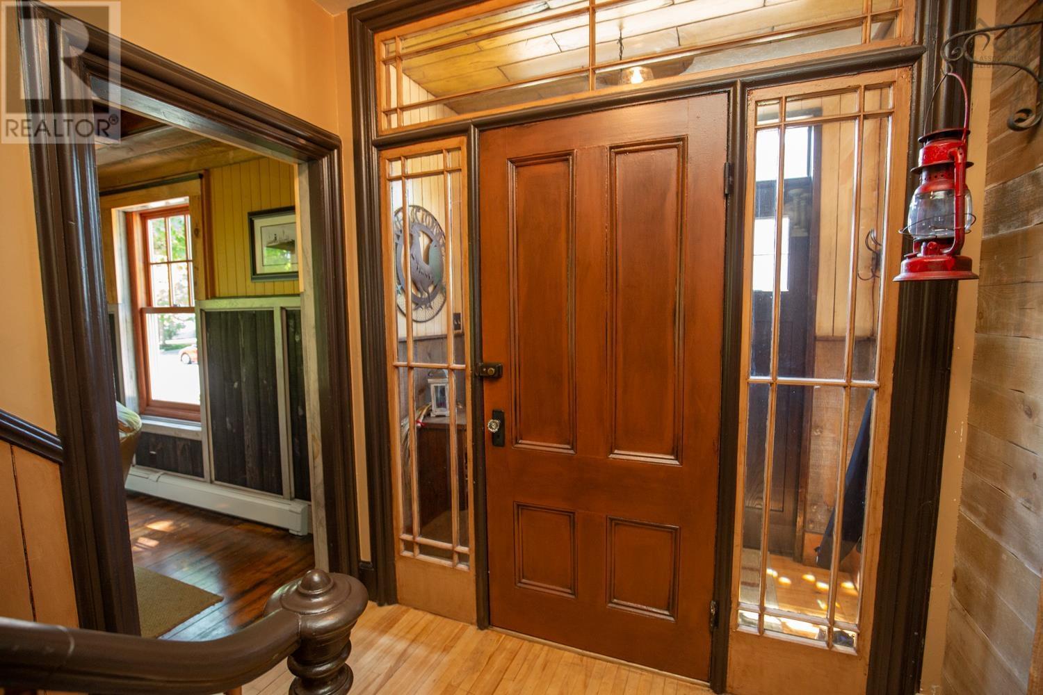 121 SMITH AVENUE - 21