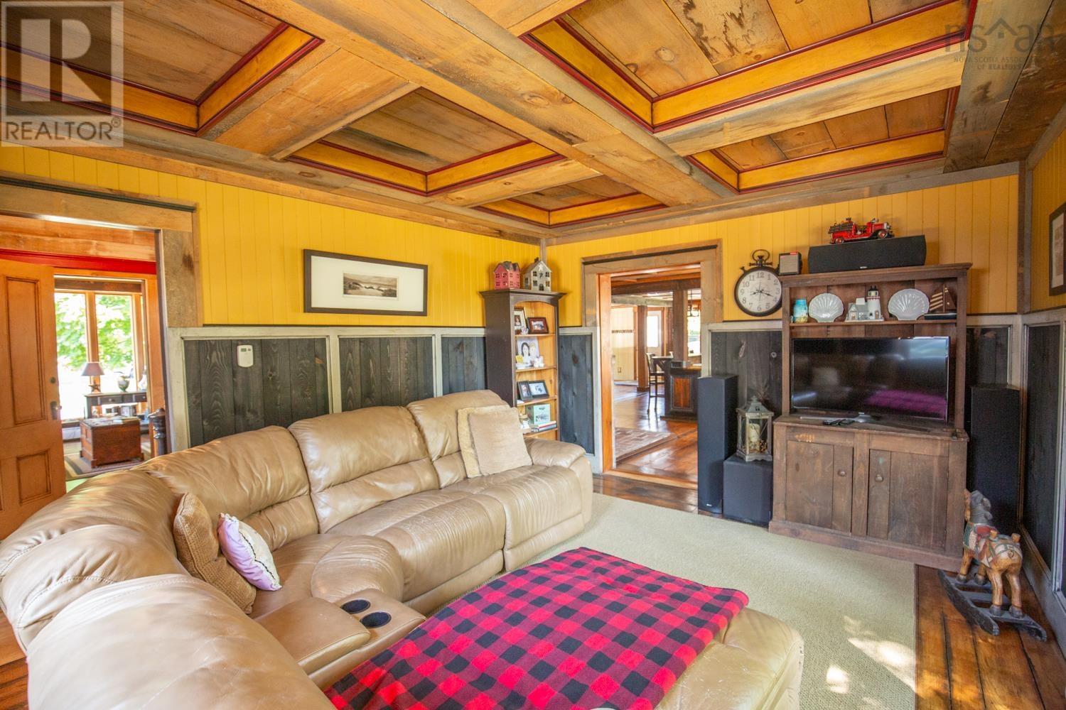 Property 44 of 49 of 121 SMITH Avenue