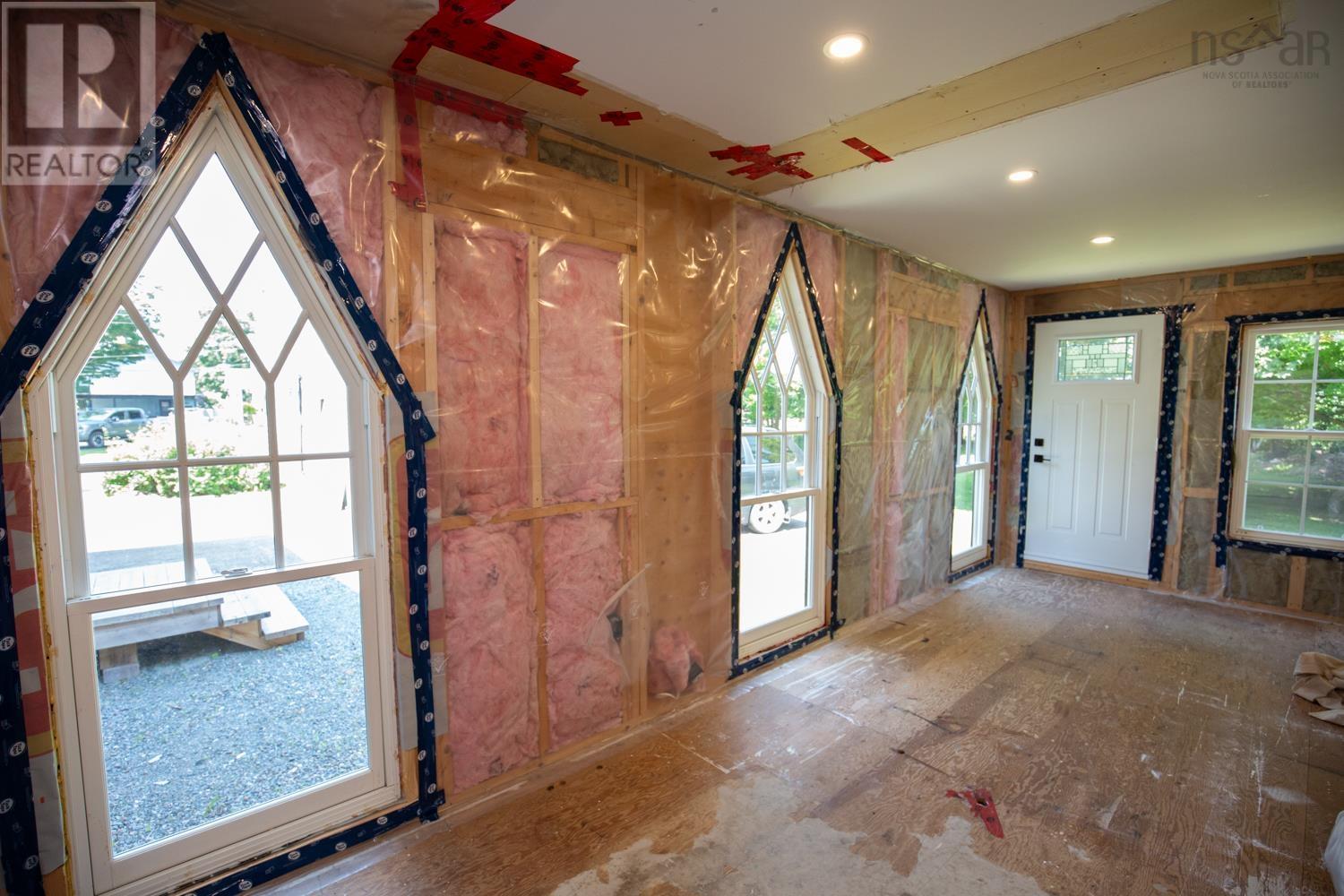 Property 29 of 49 of 121 SMITH Avenue