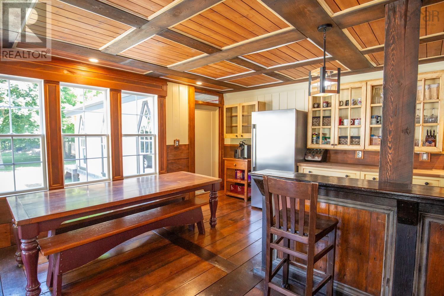 121 SMITH AVENUE - 6