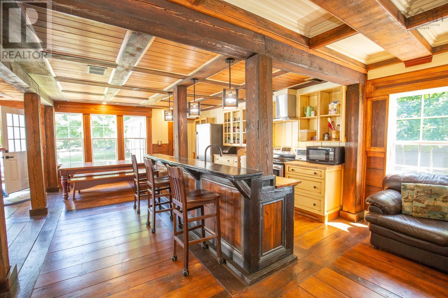 121 SMITH AVENUE - 8