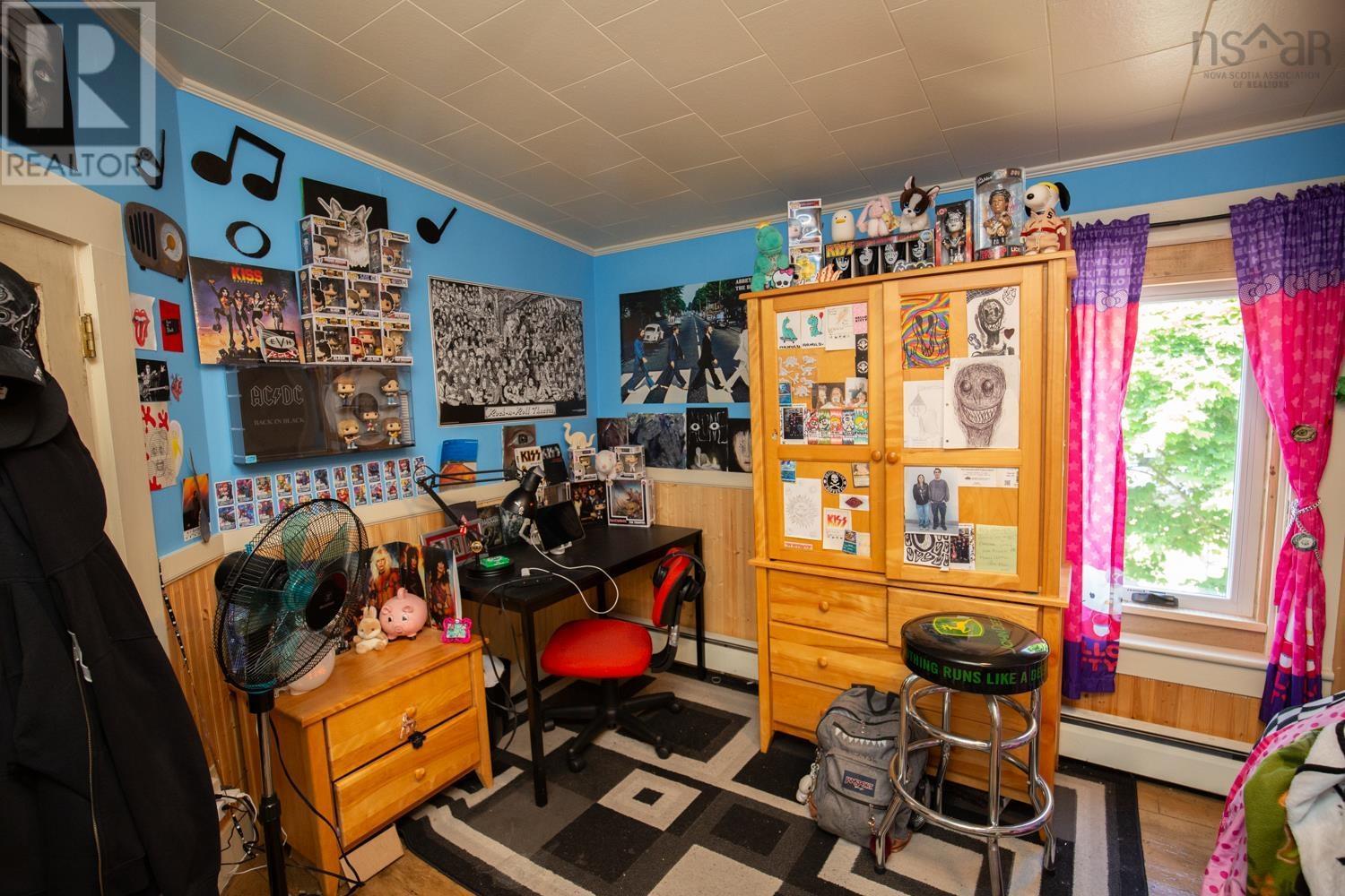 121 SMITH AVENUE - 31