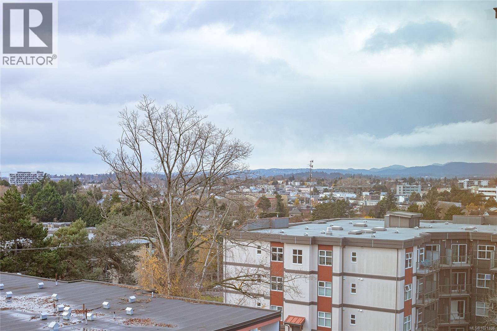 504 1020 Inverness Road, Saanich