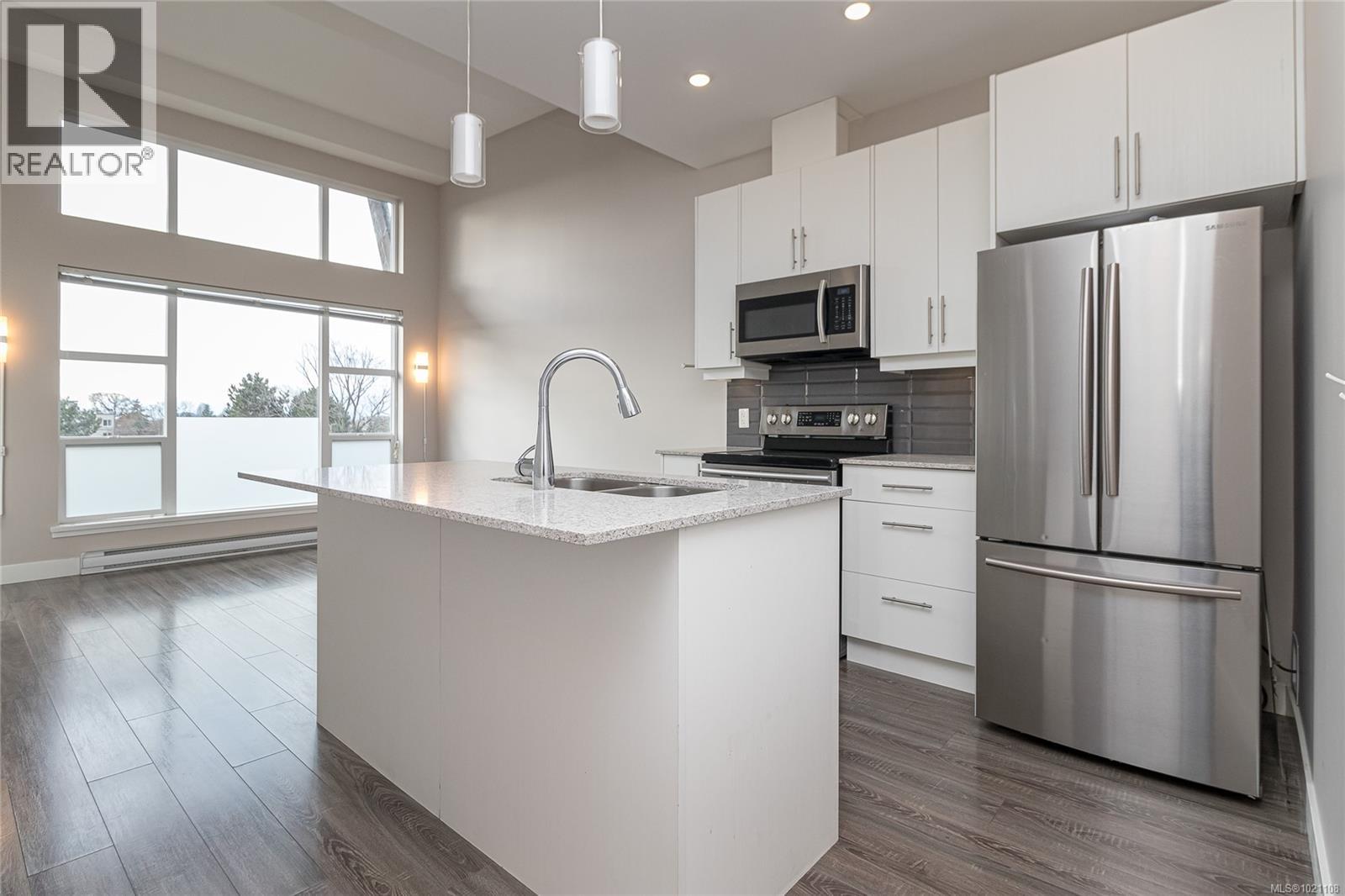 504 1020 Inverness Road, Saanich