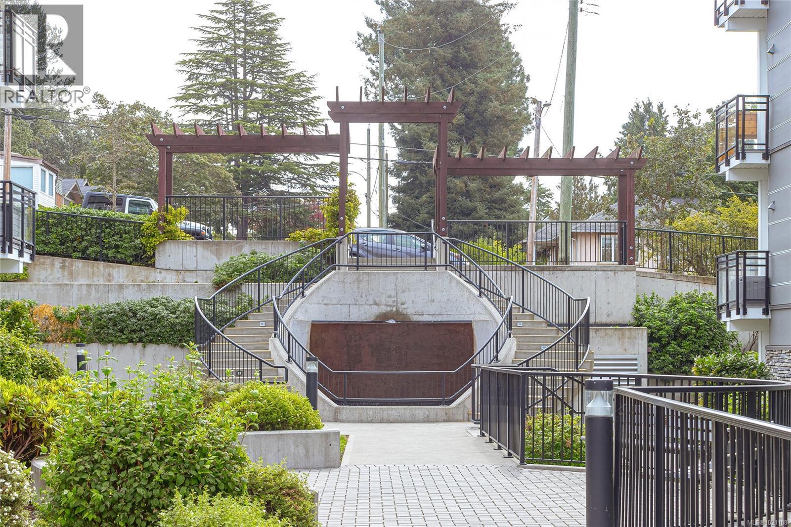 504 1020 Inverness Road, Saanich