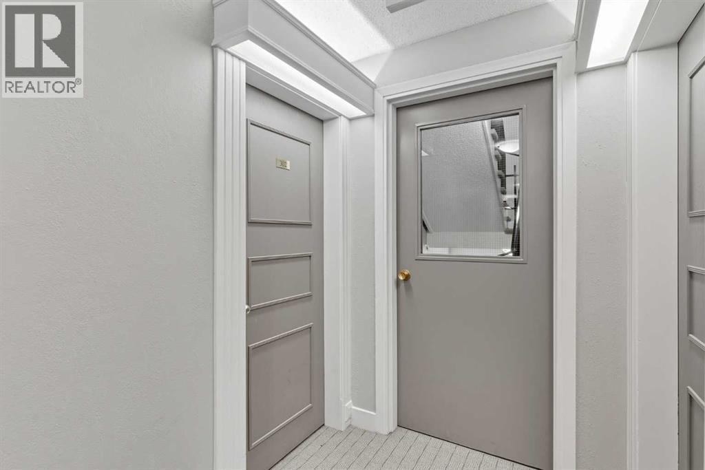 Single Family House for Sale in A  Dalton Drive NW Dalhousie Calgary 