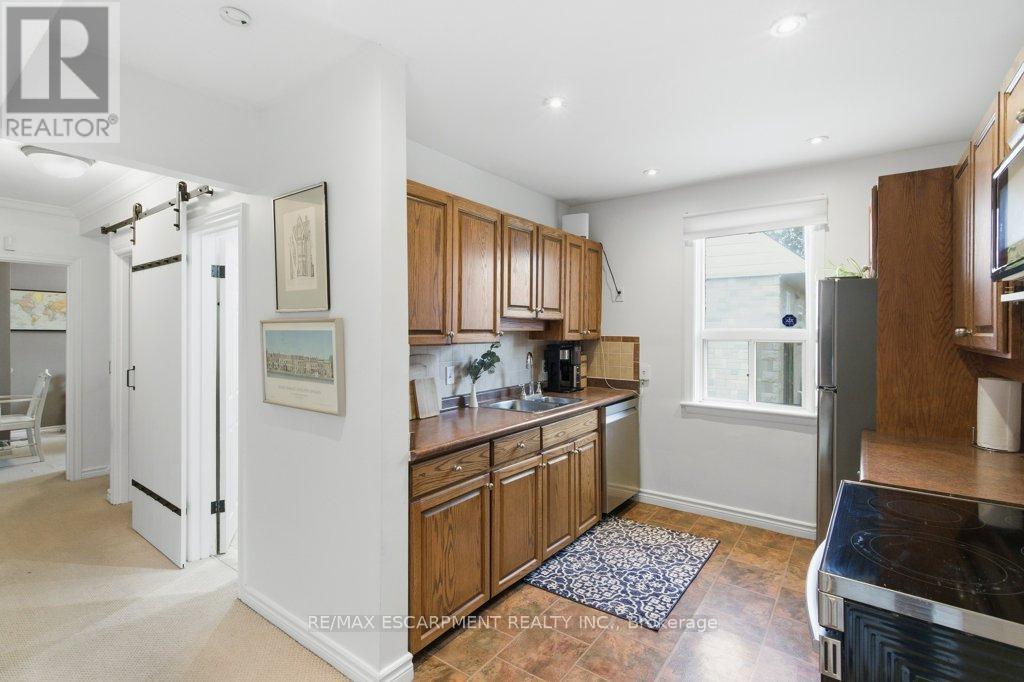 Single Family House for Sale in  SYLVIA CRESCENT Hamilton (Rosedale) 