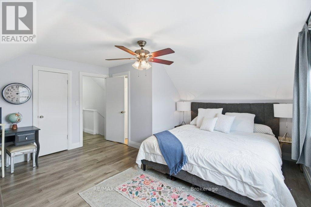 Single Family House for Sale in  SYLVIA CRESCENT Hamilton (Rosedale) 