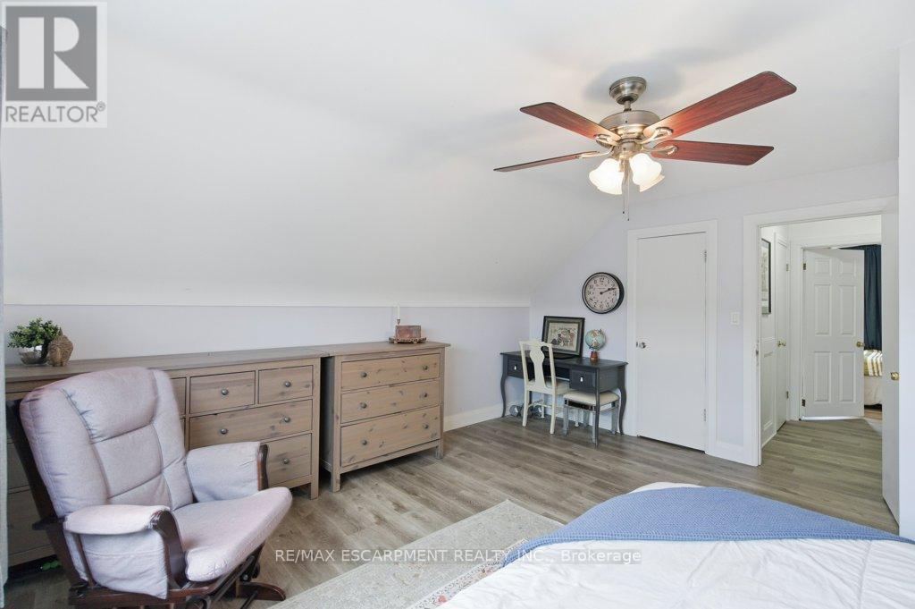 Single Family House for Sale in  SYLVIA CRESCENT Hamilton (Rosedale) 