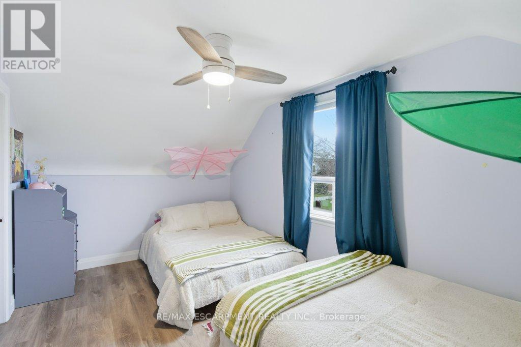 Single Family House for Sale in  SYLVIA CRESCENT Hamilton (Rosedale) 