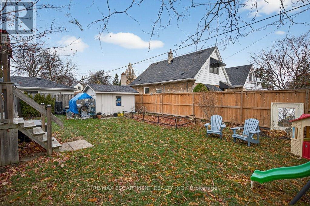 Single Family House for Sale in  SYLVIA CRESCENT Hamilton (Rosedale) 