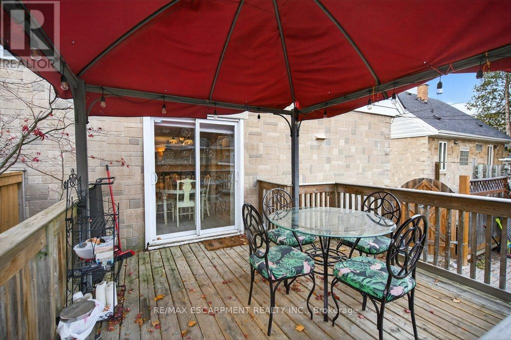 Single Family House for Sale in  SYLVIA CRESCENT Hamilton (Rosedale) 