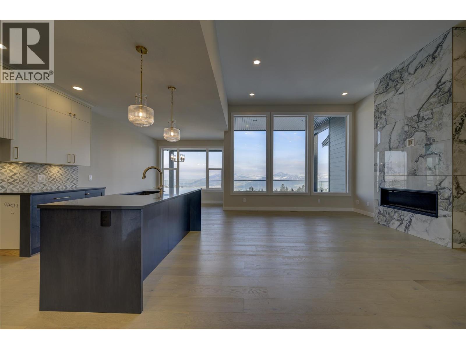 2138 LINFIELD Drive, Kamloops