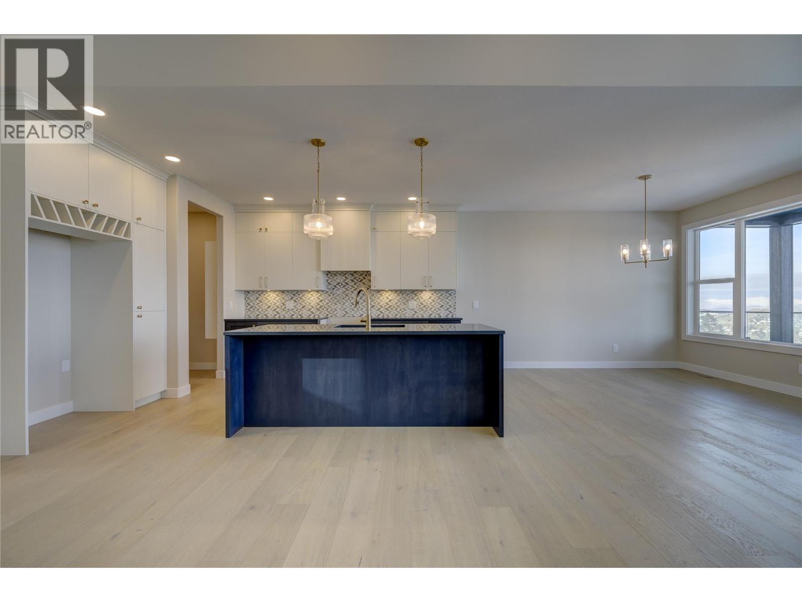 2138 LINFIELD Drive, Kamloops