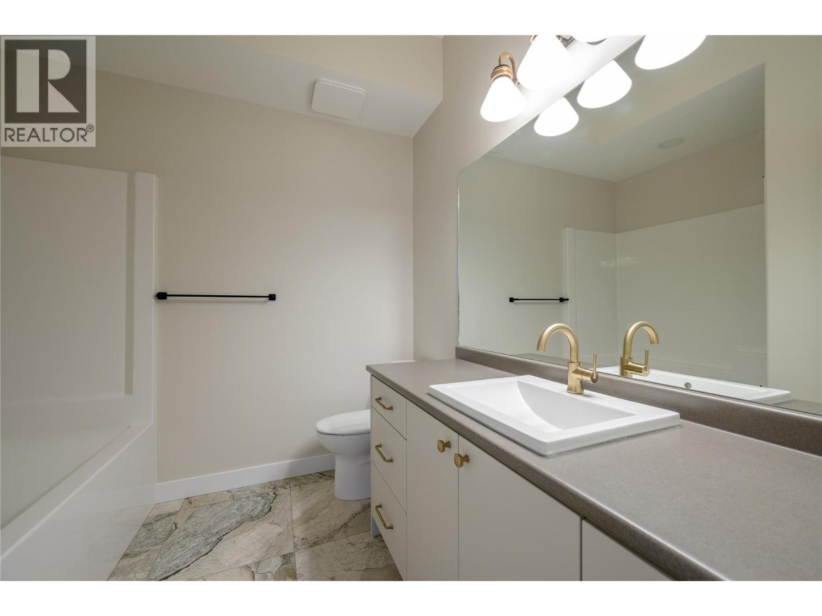 2138 LINFIELD Drive, Kamloops