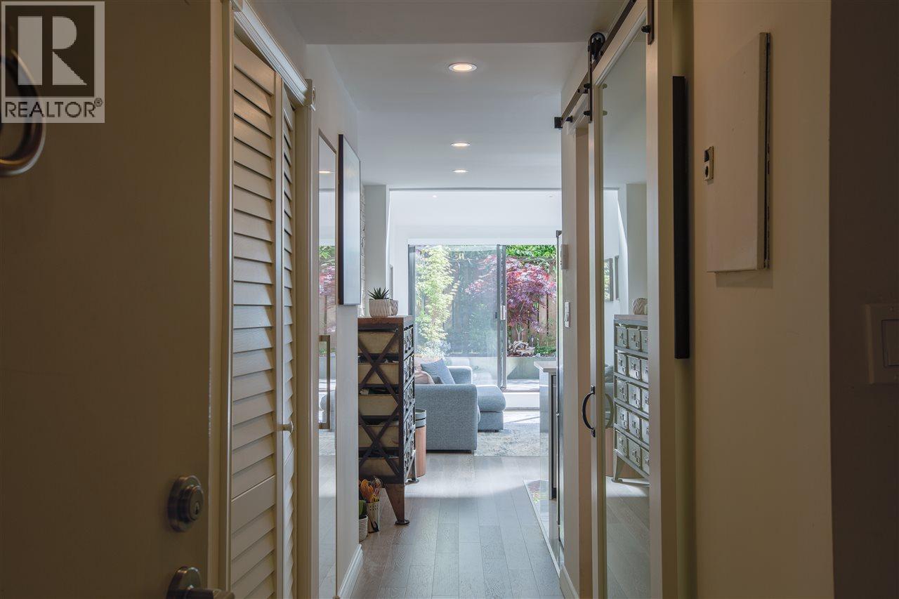 106 1745 ESQUIMALT AVENUE, West Vancouver