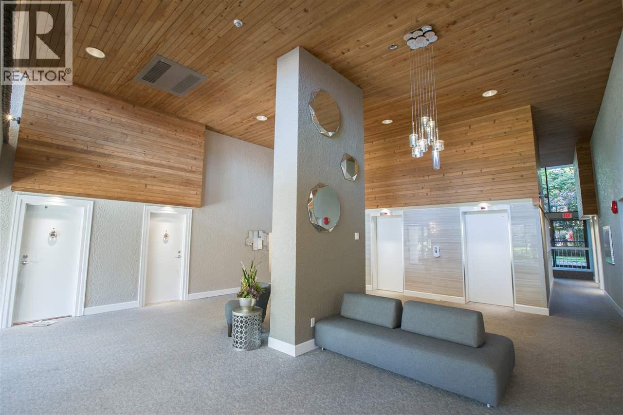 106 1745 ESQUIMALT AVENUE, West Vancouver