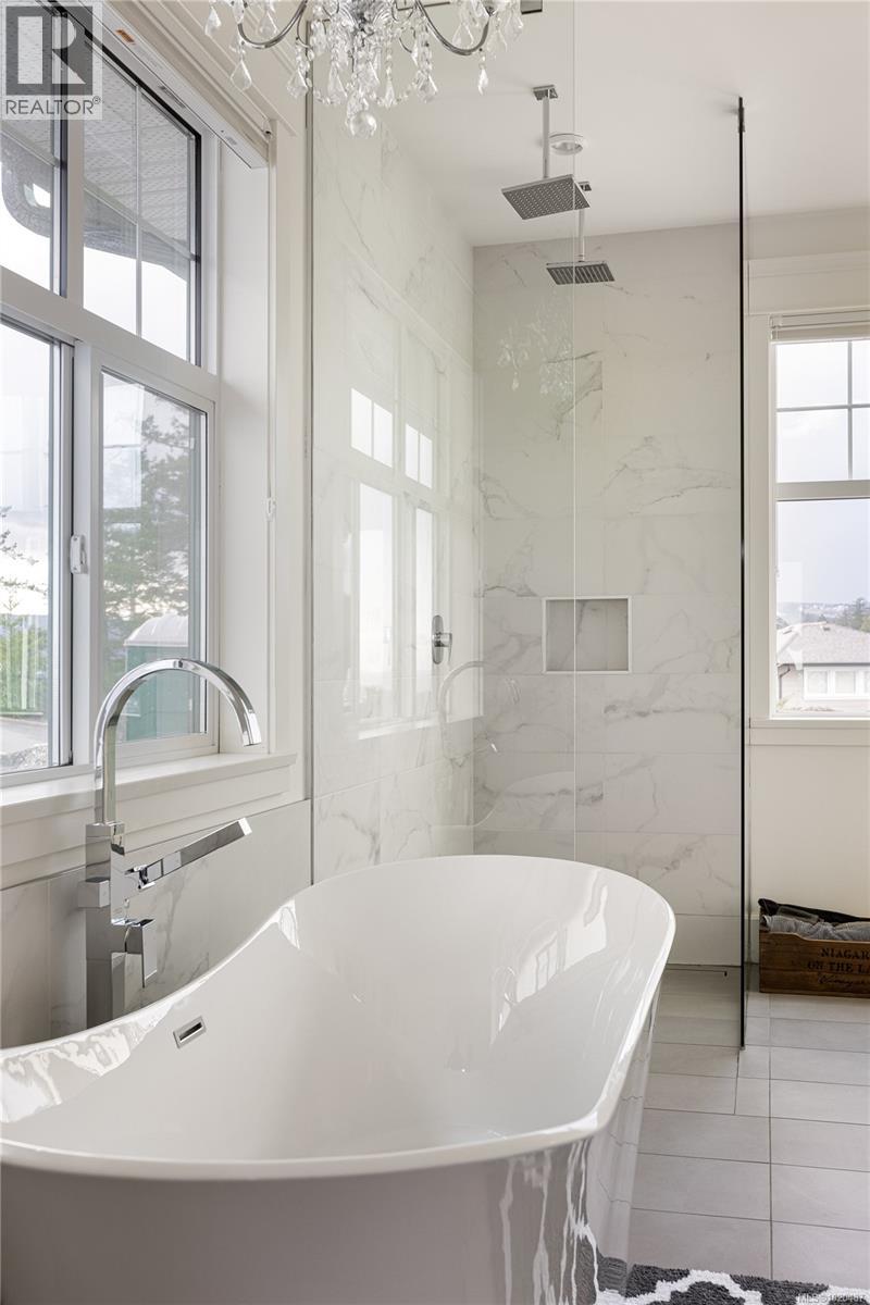  2701 Goldstone Heights, Langford