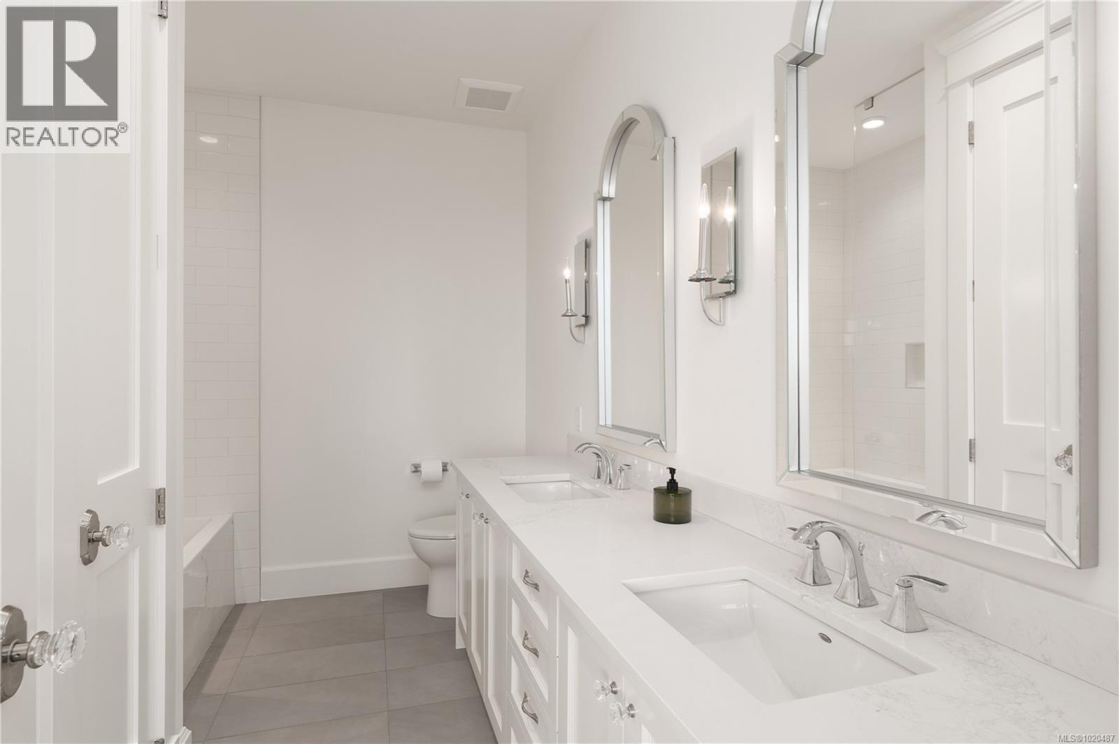  2701 Goldstone Heights, Langford