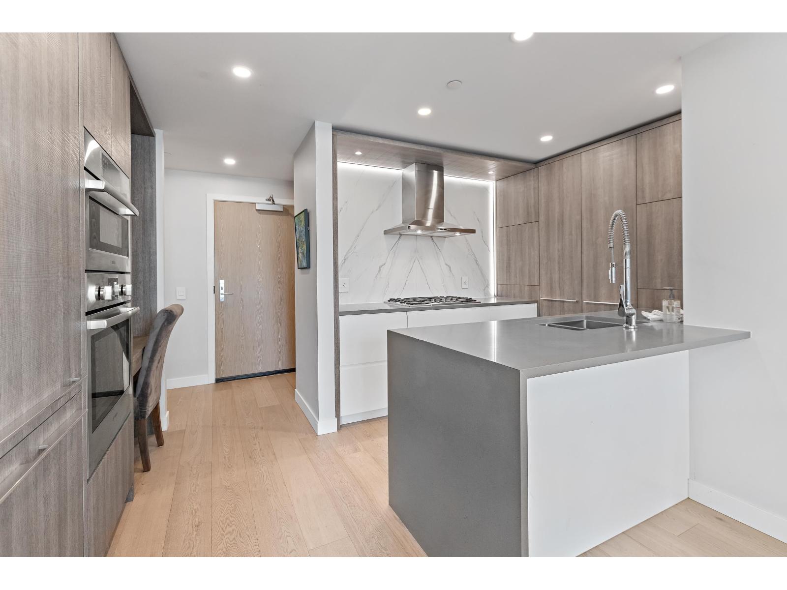 601 1441 JOHNSTON ROAD, White Rock