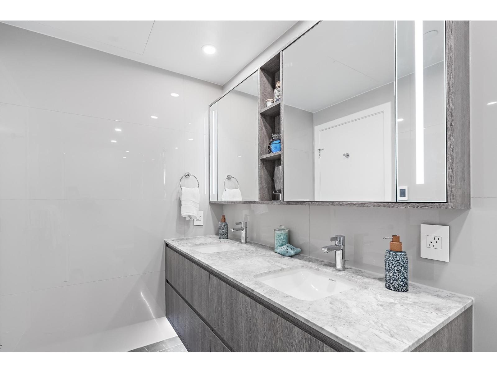 601 1441 JOHNSTON ROAD, White Rock