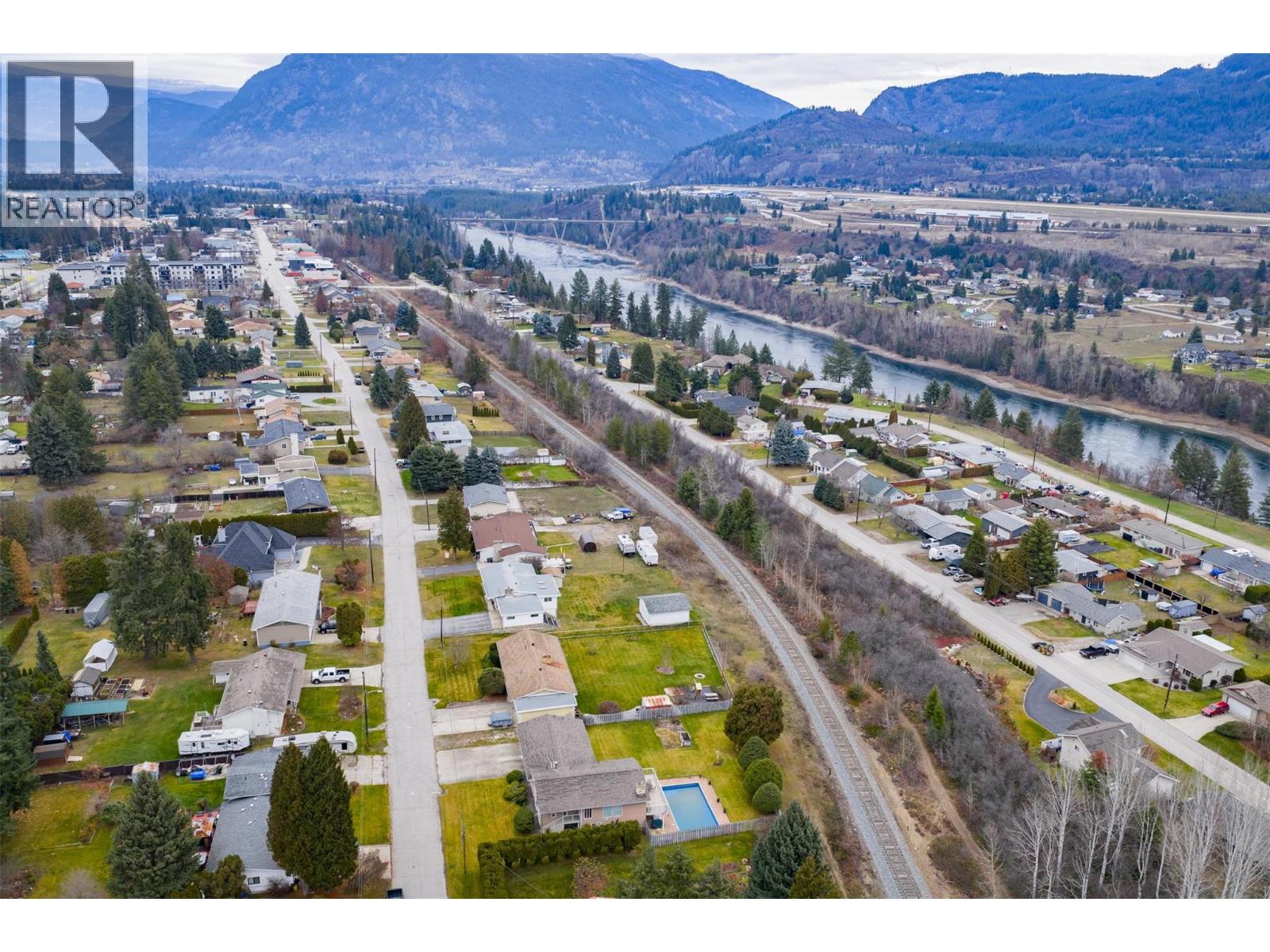 2621 6th Avenue, Castlegar