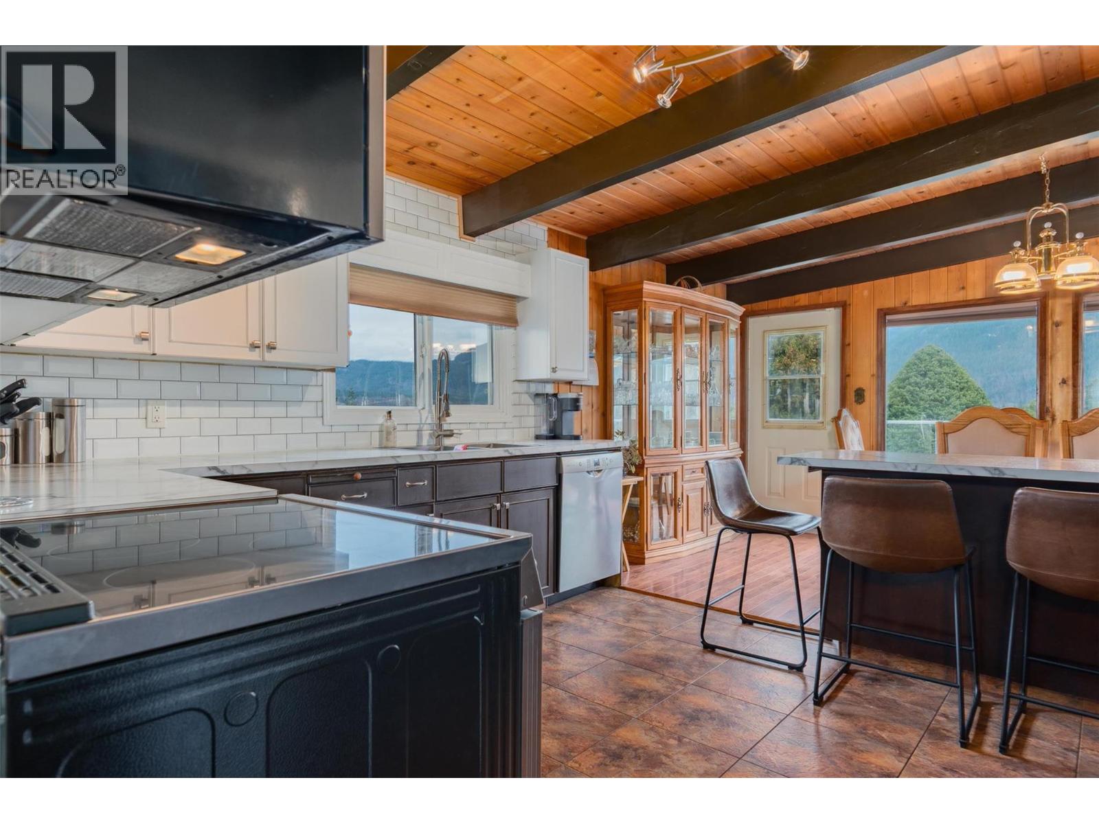 2621 6th Avenue, Castlegar