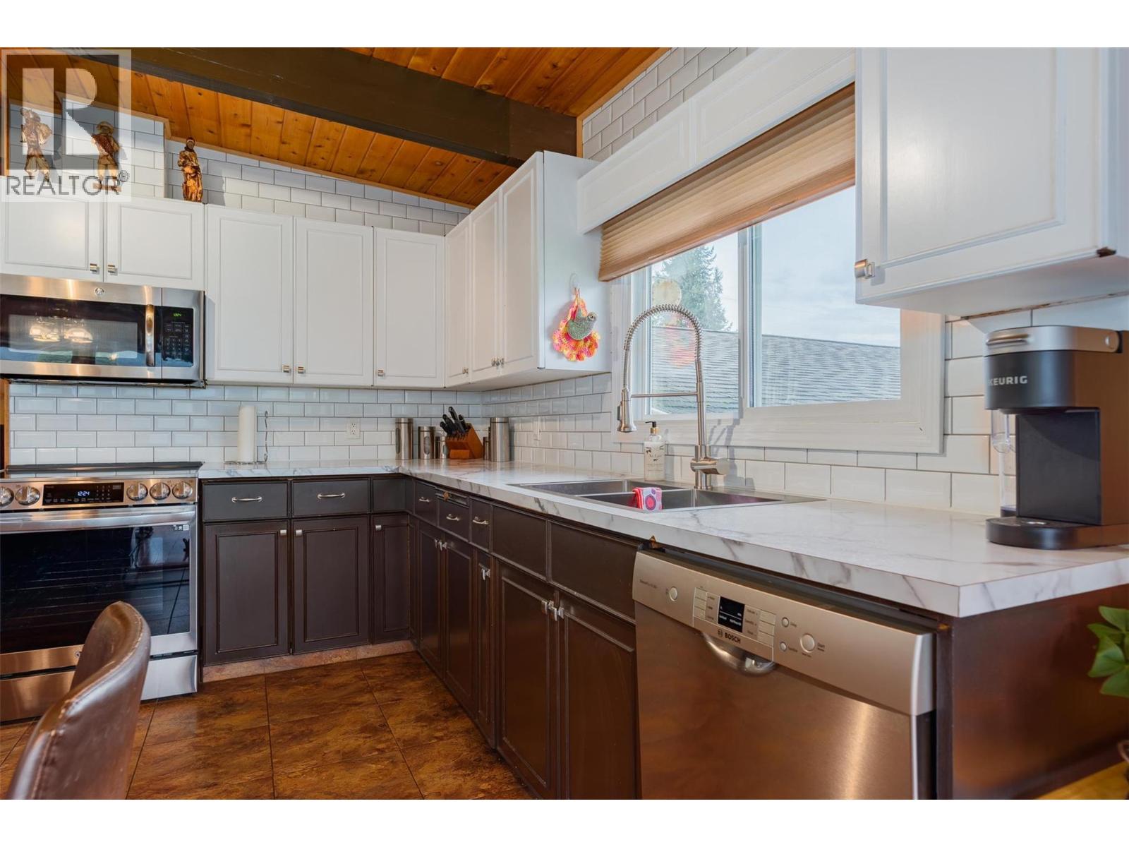 2621 6th Avenue, Castlegar