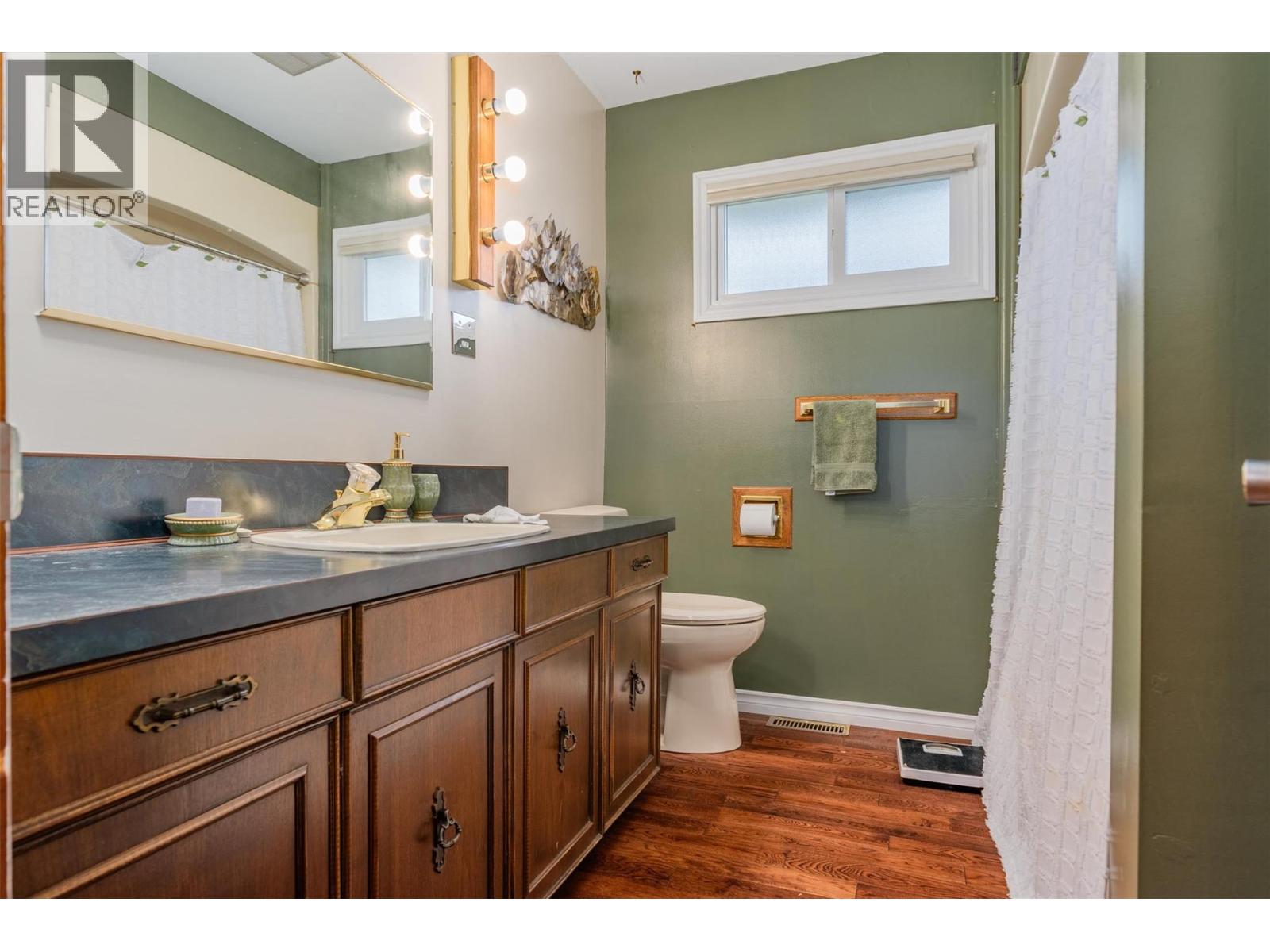 2621 6th Avenue, Castlegar