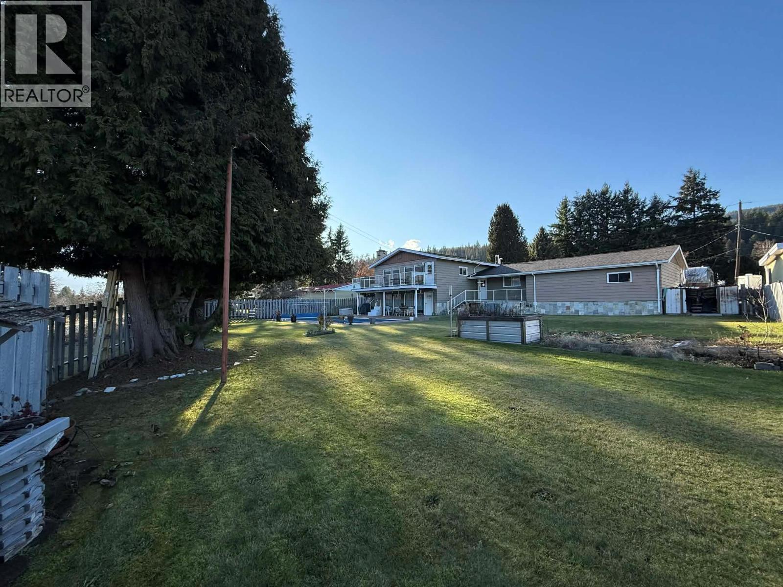 2621 6th Avenue, Castlegar